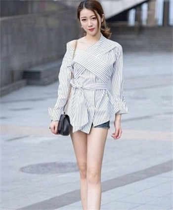 美女帅哥揉胸吸奶视频