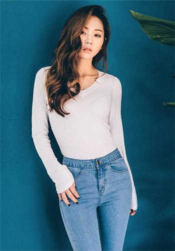 韩婧格对镜子视频