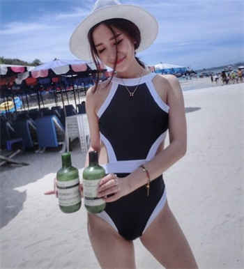 诗颖两下就哭