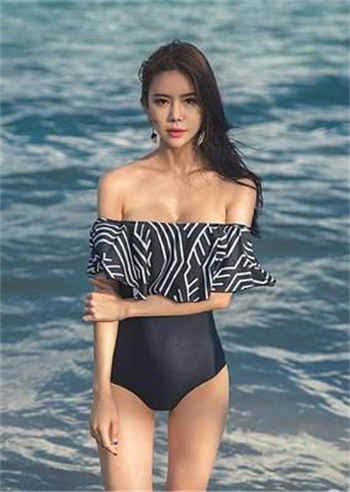 同桌上课吃我的乳