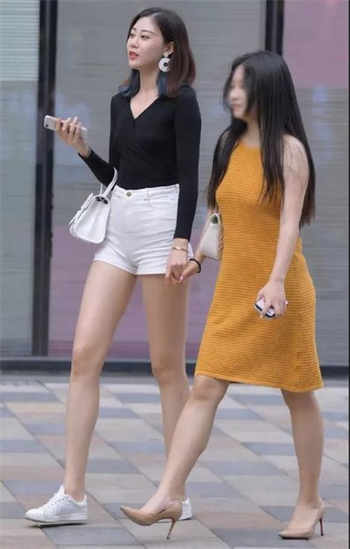 给大妈主播打赏10万