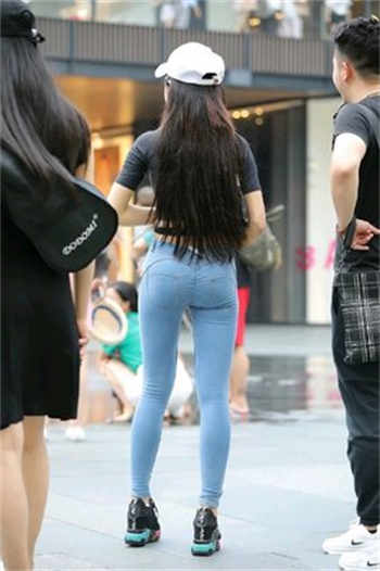 秦羽墨黑丝控