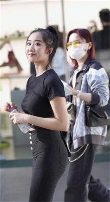 网红yoyo十万什么梗