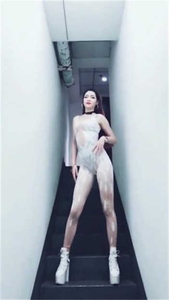 小宝寻花蓝衣服
